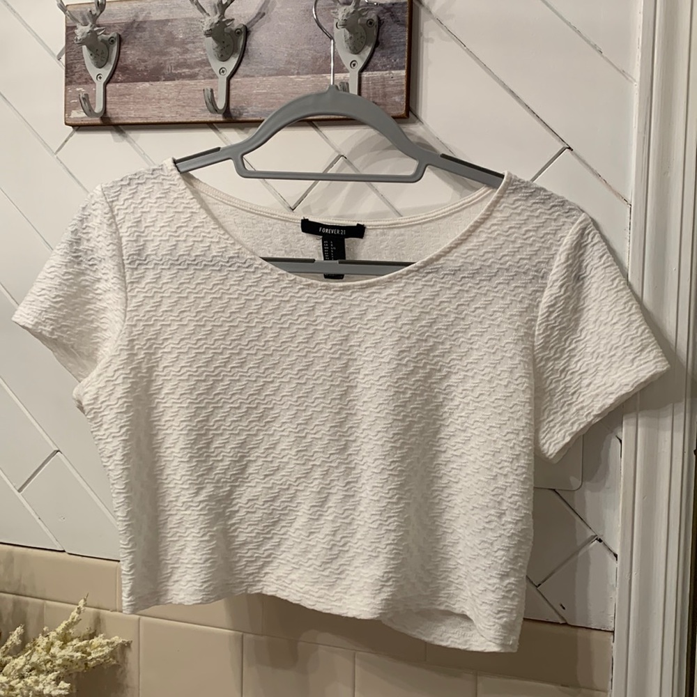 Forever 21 - White, textured crop top, size L